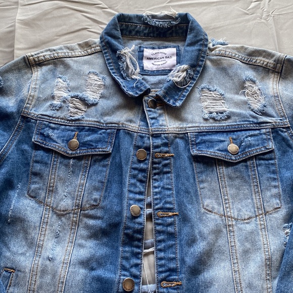 Ripped Jean jacket - Picture 2 of 7